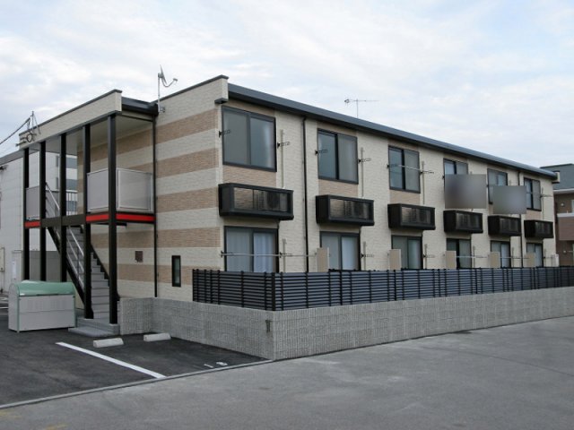 レオパレスEast auk Ⅲ 102|神戸市西区伊川谷町潤和(JR山陽本線明石駅)のアパート外観 レオパレスEast auk Ⅲ 102|神戸市西区伊川谷町潤和(JR山陽本線明石駅)のアパート外観