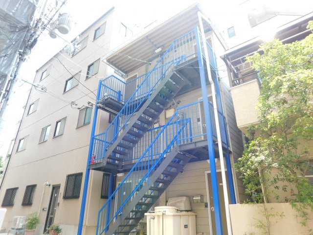 神ノ木ハイム 102|神戸市灘区神ノ木通(JR東海道本線(近畿)六甲道駅)のアパート外観 神ノ木ハイム 102|神戸市灘区神ノ木通(JR東海道本線(近畿)六甲道駅)のアパート外観