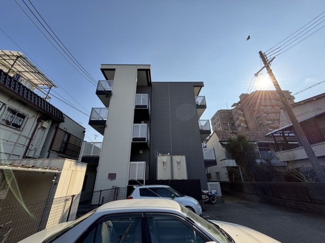 レオパレスドゥジェーム鳴尾 405|西宮市笠屋町(阪神武庫川線東鳴尾駅)のマンション外観 レオパレスドゥジェーム鳴尾 405|西宮市笠屋町(阪神武庫川線東鳴尾駅)のマンション外観