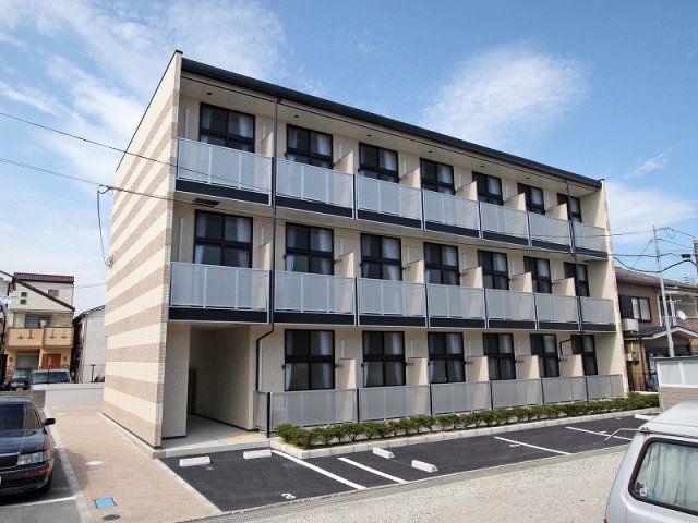 レオパレスパレス猪名寺Ⅲ 306|尼崎市猪名寺(JR福知山線猪名寺駅)のマンション外観 レオパレスパレス猪名寺Ⅲ 306|尼崎市猪名寺(JR福知山線猪名寺駅)のマンション外観