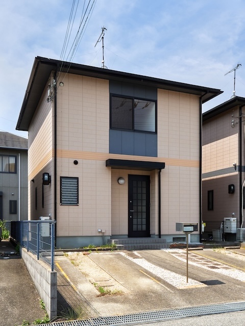 メゾン・プルーン 2|神戸市西区小山(JR山陽本線明石駅)の貸家外観 メゾン・プルーン 2|神戸市西区小山(JR山陽本線明石駅)の貸家外観
