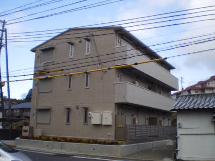 ソノーレ鈴蘭 101|神戸市北区鈴蘭台北町(神戸電鉄有馬線鈴蘭台駅)のアパート外観 ソノーレ鈴蘭 101|神戸市北区鈴蘭台北町(神戸電鉄有馬線鈴蘭台駅)のアパート外観
