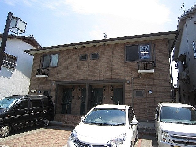 パレンティア|明石市大蔵中町(JR山陽本線明石駅)のハイツ外観 パレンティア|明石市大蔵中町(JR山陽本線明石駅)のハイツ外観